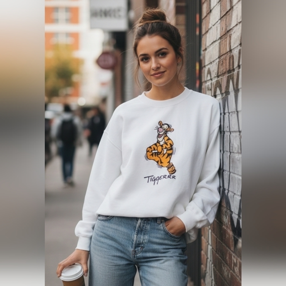 VTG RARE 90's Disney Mickey White Sweater Embroidered Jumping Tiger XXL Unisex